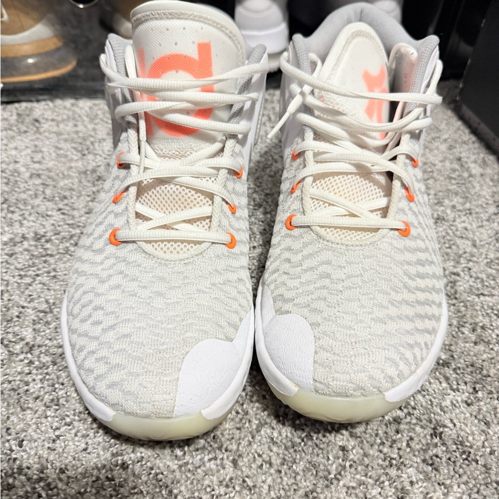 Nike Men's Shoes with Orange Soles